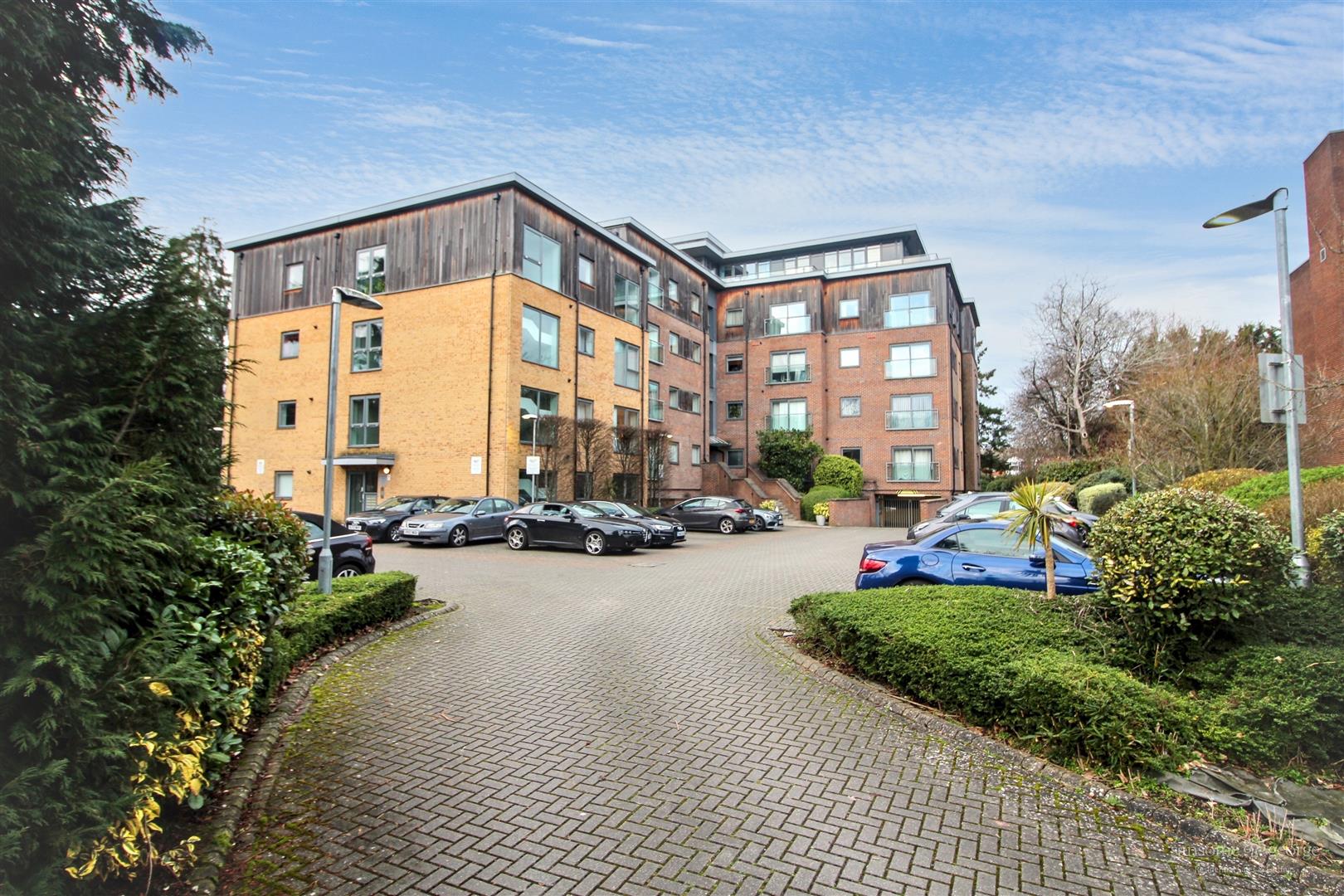 1 bed property in Southcote Lane, Reading